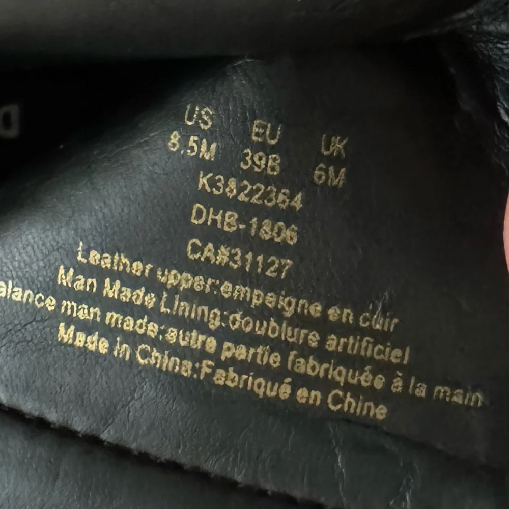 DKNY gorgeous burgundy suede ankle boot size 8.5 M - Picture 11 of 15